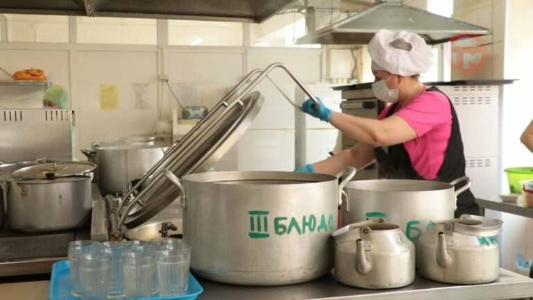 Комиссия проверила качество питания в столовой школы № 8 в Уссурийске