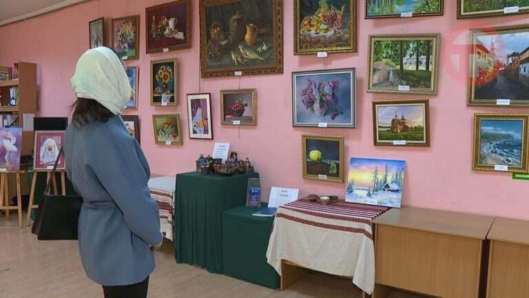 В Центре народного творчества до 15 апреля проходит выставка картин