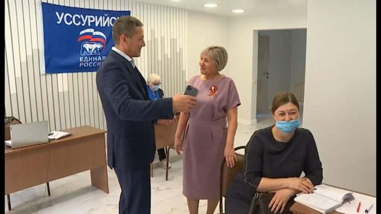 Открылась приемная Александра Щербакова