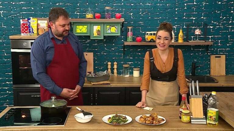 Есть today. 12.05.2021. Курица по-китайски и стрелки чеснока со свининой