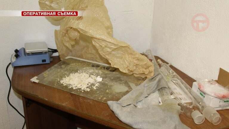 Работу подпольной нарколаборатории пресекли в Уссурийске