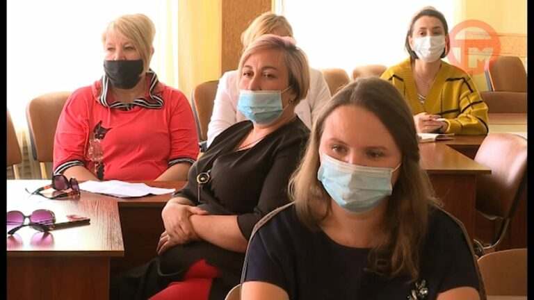 Вопросы материнства и детства обсудили в администрации округа