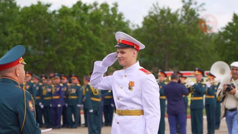 63 воспитанника Суворовского училища покидают родные стены