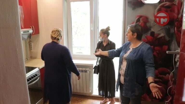 Комиссия проверила квартиру для сирот