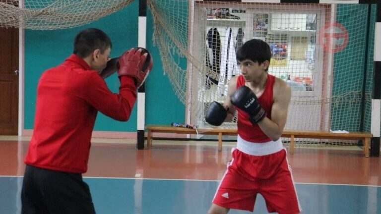 Юный боксер из Уссурийска Рамин Кемалов привез серебро с первенства России