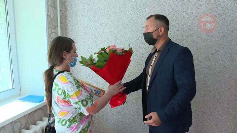 Жительница Уссурийска получила ключи от квартиры