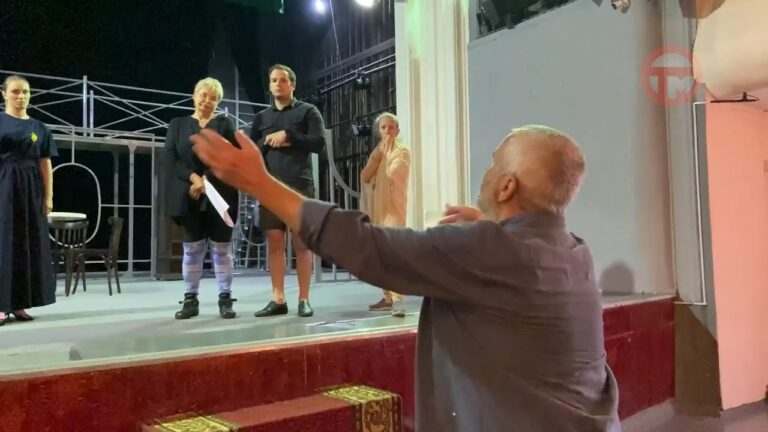 «Дядюшкин сон» на сцене Уссурийска