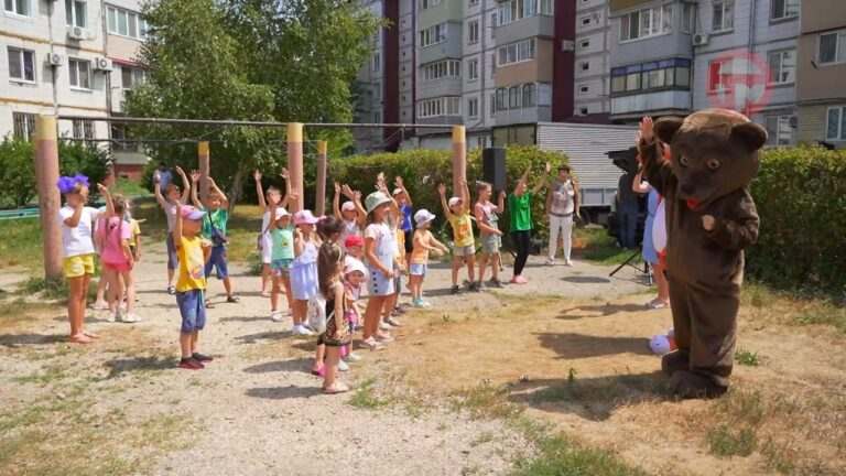 Праздником двора отметили школьники отдых
