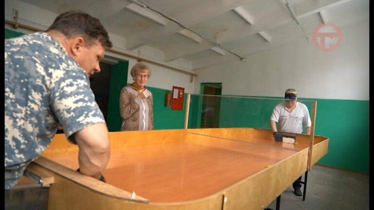 Необычным настольным теннисом занимаются жители Уссурийска