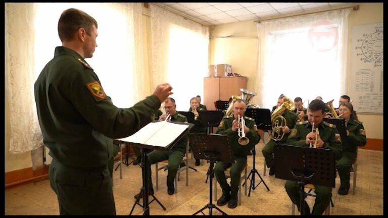 Поднимают боевой дух. День создания военно-оркестровой службы отмечают сегодня в России