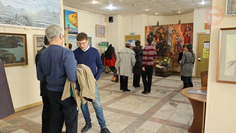 Выставка картин «Тихий Мирный» открылась в уссурийском Доме художника