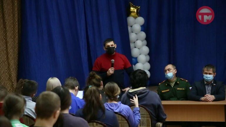 Как защитить себя в информационном пространстве, рассказали студентам