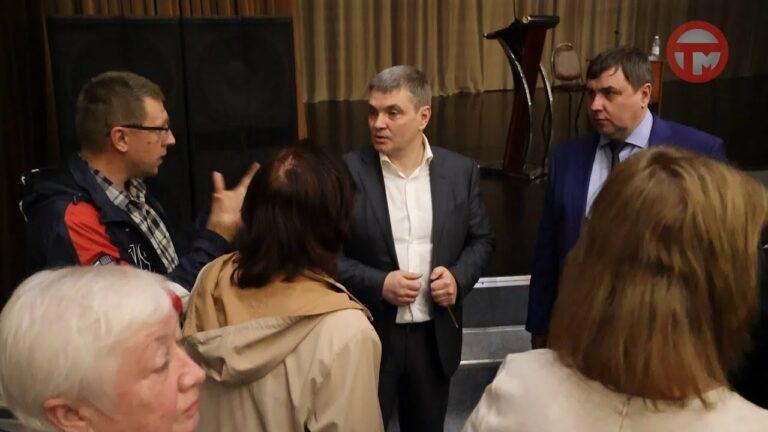 Глава округа пообщался с жителями в молодежном центре «Горизонт»
