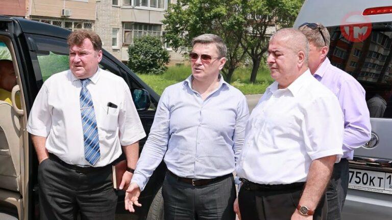 Состояние зеленых зон оценил глава округа