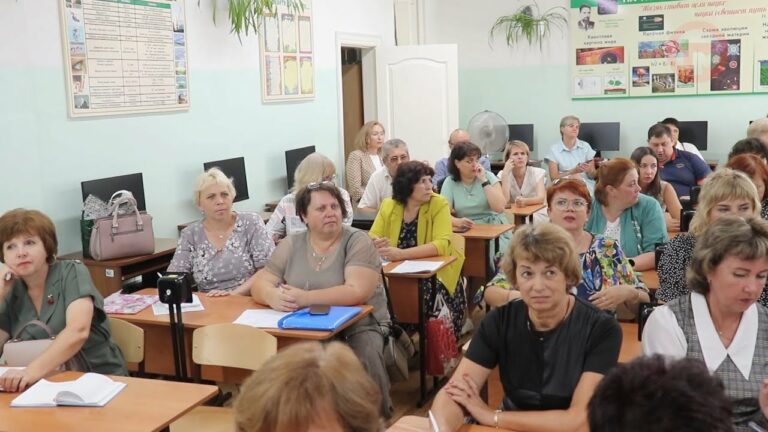 Начальников управлений образования края собрали в Уссурийске — на конференцию