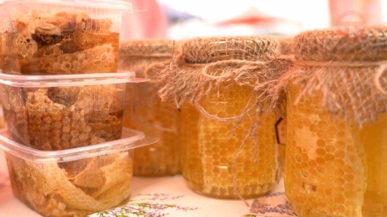 Продукты медосбора представили на ярмарке в Уссурийске