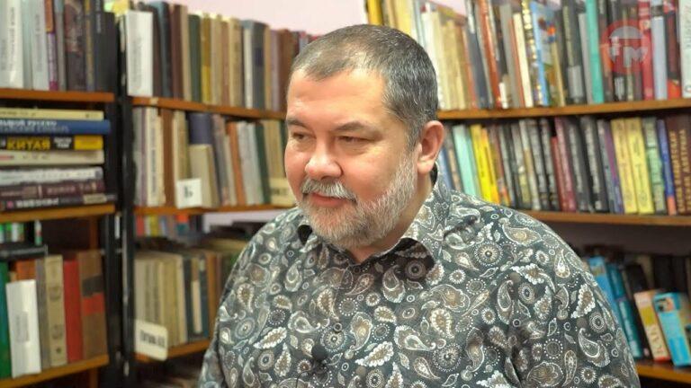 Уссурийцы встретились с легендой отечественной фантастики