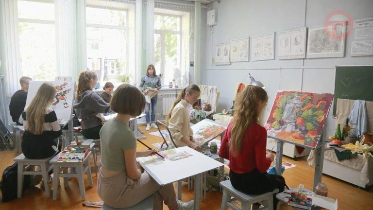Художественному отделению при детской школе искусств исполнилось 55 лет