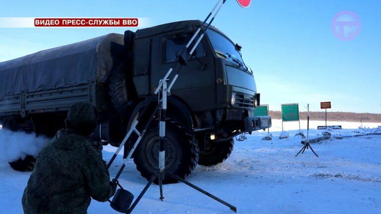Приморские военные создают ледовую переправу через «Зейское море» в Амурской области