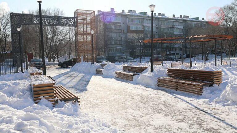 Новый год на свежем воздухе. Скверы Уссурийска готовы к приёму гостей