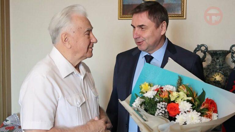В гости к блокадникам. Участников событий в городе на Неве поздравили с годовщиной снятия осады