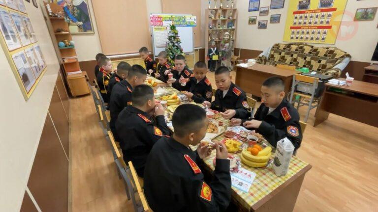 Новый год по-русски отметили суворовцы из Лаоса