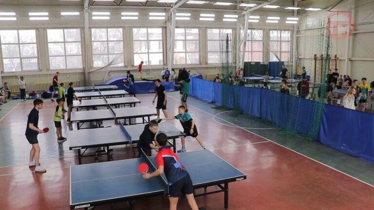 В зале 16 школы провели краевые соревнования по пинг-понгу