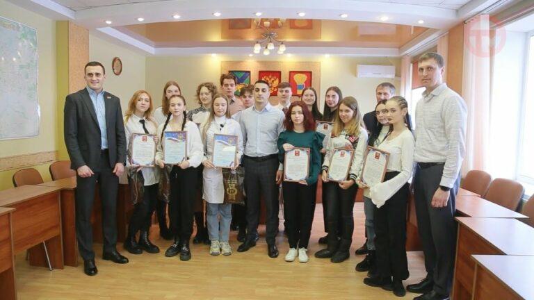 Итоги конкурса сочинений «Мой отец» подвели в Администрации Уссурийска