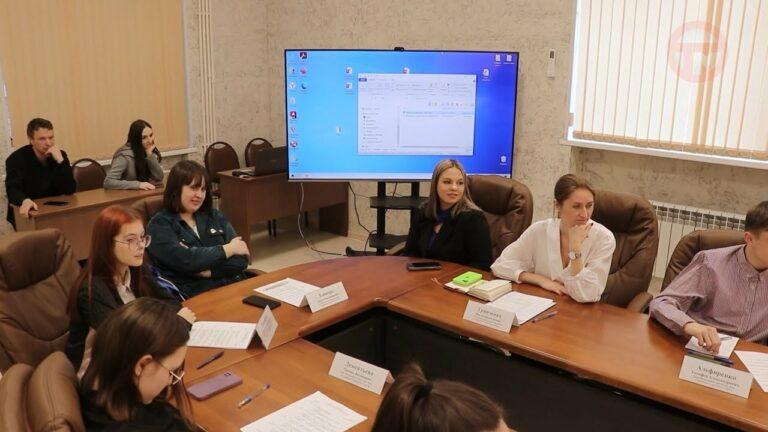 Проблему бездомных животных обсудили на заседании Молодежного совета при городской Думе