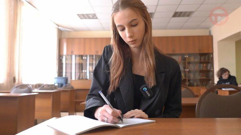 День поэзии отмечают сегодня по всему миру. Умельцы слагать стихотворения есть и в нашем городе