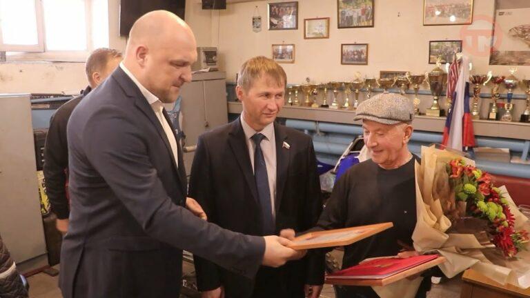 Юбилей сегодня отмечает легенда мотоспорта Приморья Александр Котляр