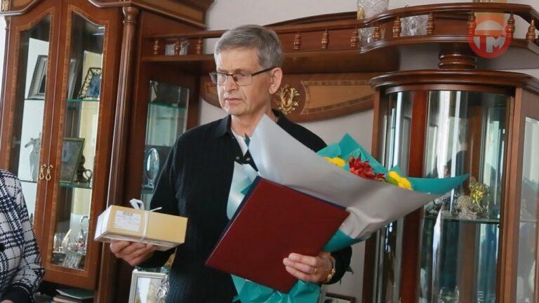 75 лет сегодня отмечает почетный житель нашего города Николай Панченко