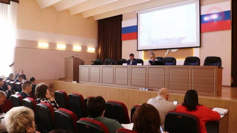 Отчет об исполнении бюджета за прошлый год заслушали депутаты на заседании Думы