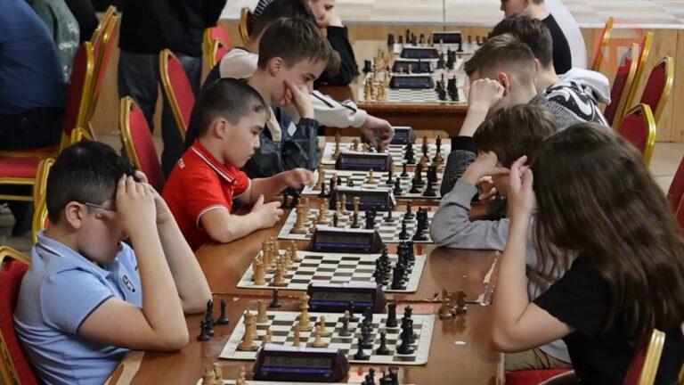 Сильнейшие шахматисты края встретились в нашем городе
