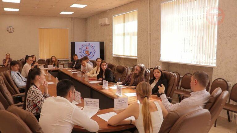 В Уссурийске состоялось заседание молодежного совета при администрации УГО