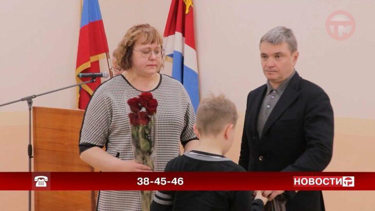 Награды за мужество и отвагу вручили родственникам погибших в зоне специальной военной операции