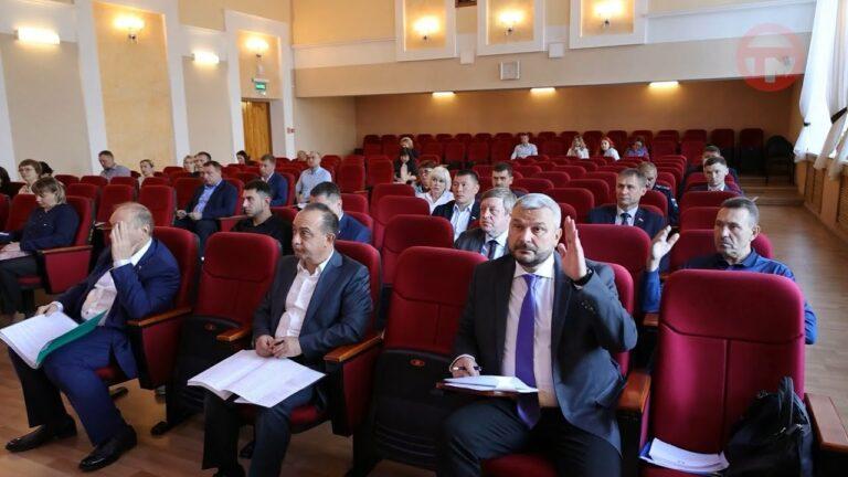 Глава округа Евгений Корж отчитался о работе администрации Уссурийска