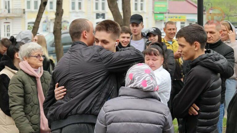 Первая партия новобранцев весны отправилась отдавать долг Родине