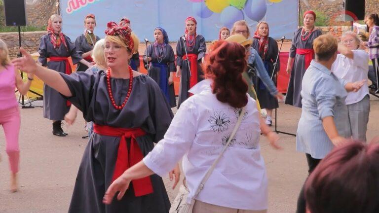 В городском парке стартовал сезон «Летних вечеров 50 плюс»