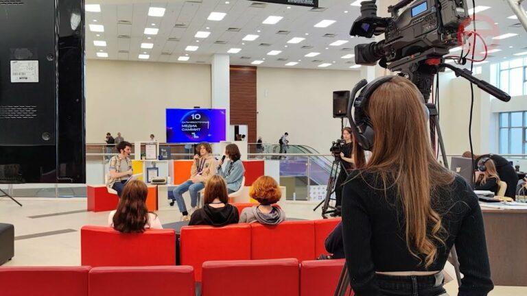 Опытом и мнениями обменялись журналисты на юбилейном саммите