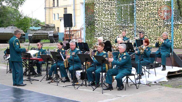 Оркестровую музыку услышали жители нашего города в праздник