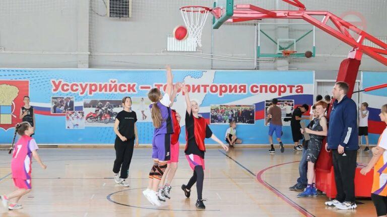 В День защиты детей прошли и соревнования по стритболу