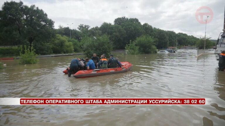 Трехразовое питание для спасателей МЧС организовано администрацией округа