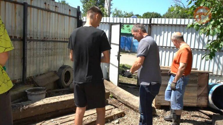 Пострадавшие от стихи продолжают расчищать свои дома
