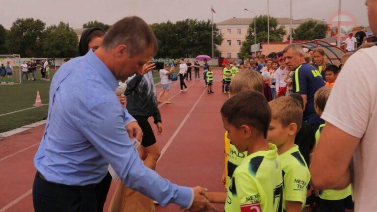 Финальные игры и награждение Кубка главы округа по футболу прошли на городском стадионе