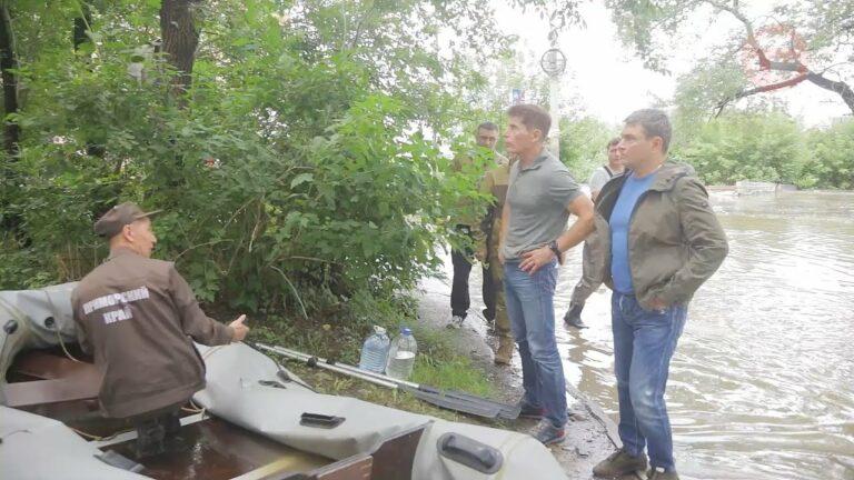 В эту ночь в городе и селах стала стремительно прибывать вода