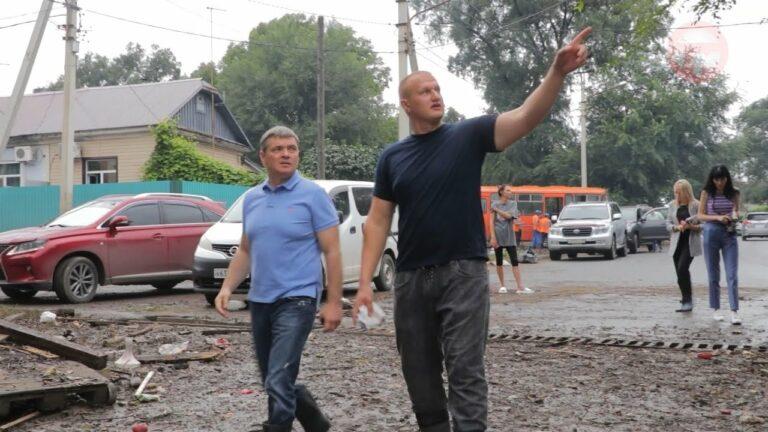 Глава округа Евгений Корж ежедневно общается с жителями подтопленных районов