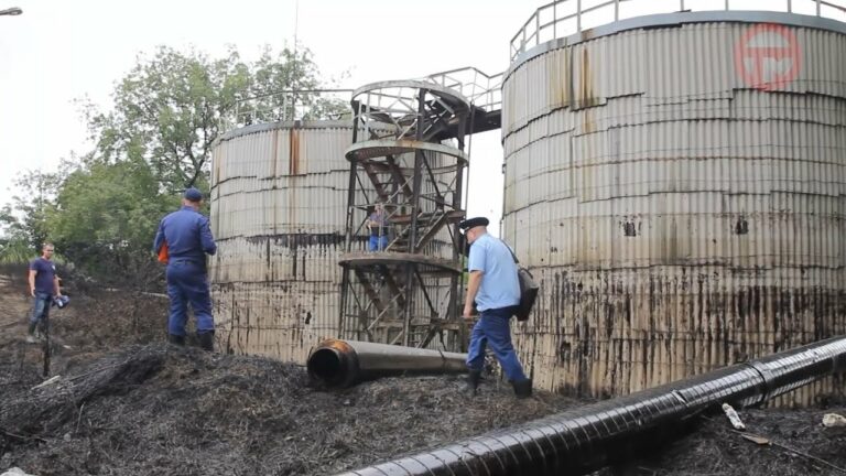 Сообщения о разливе нефтепродуктов привлекли внимание прокуратуры Уссурийска