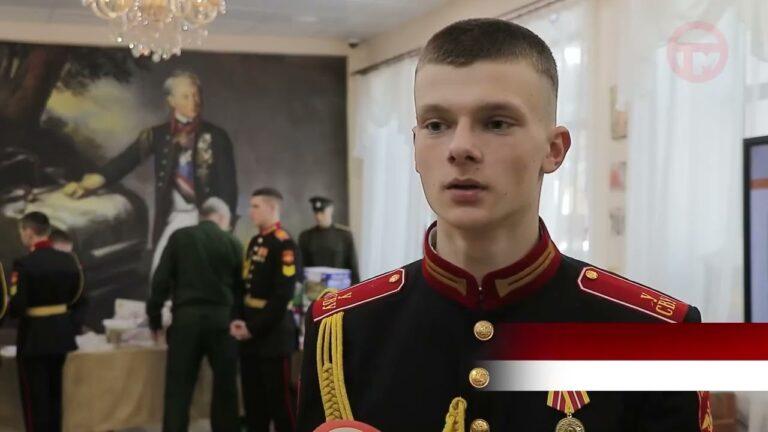 Гуманитарную посылку для отправки в зону СВО подготовили уссурийские суворовцы