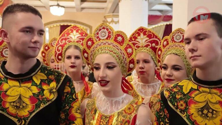 Масштабный праздничный концерт прошел в Доме офицеров
